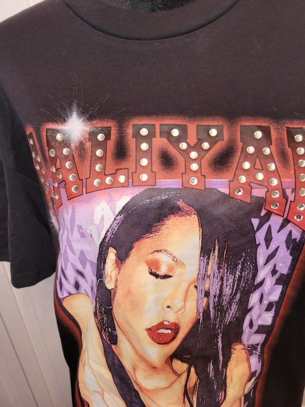 Aaliyah Black Graphic Tee Band Tee Rhinestones L Streetwear Bling Retro 90s - Picture 4 of 7